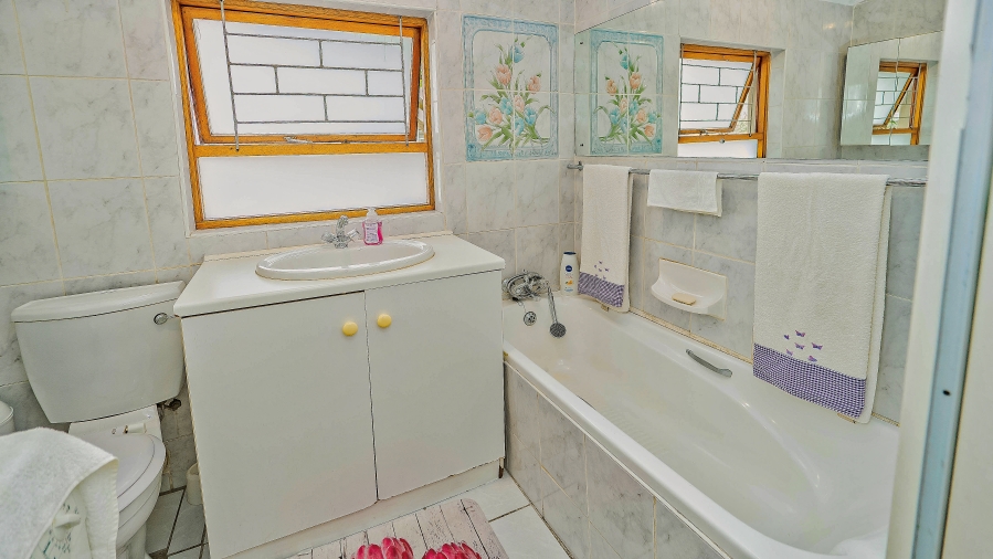 4 Bedroom Property for Sale in Morgenster Western Cape